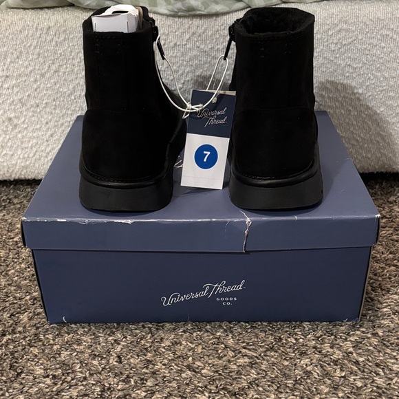 Universal Thread Women's Black Winter Boots - Picture 3 of 3
